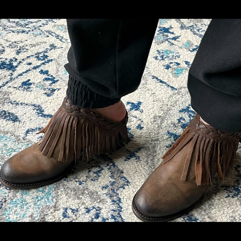 Freebird slip on clogs leather with fringe women’s size 8 worn about 12 times!
